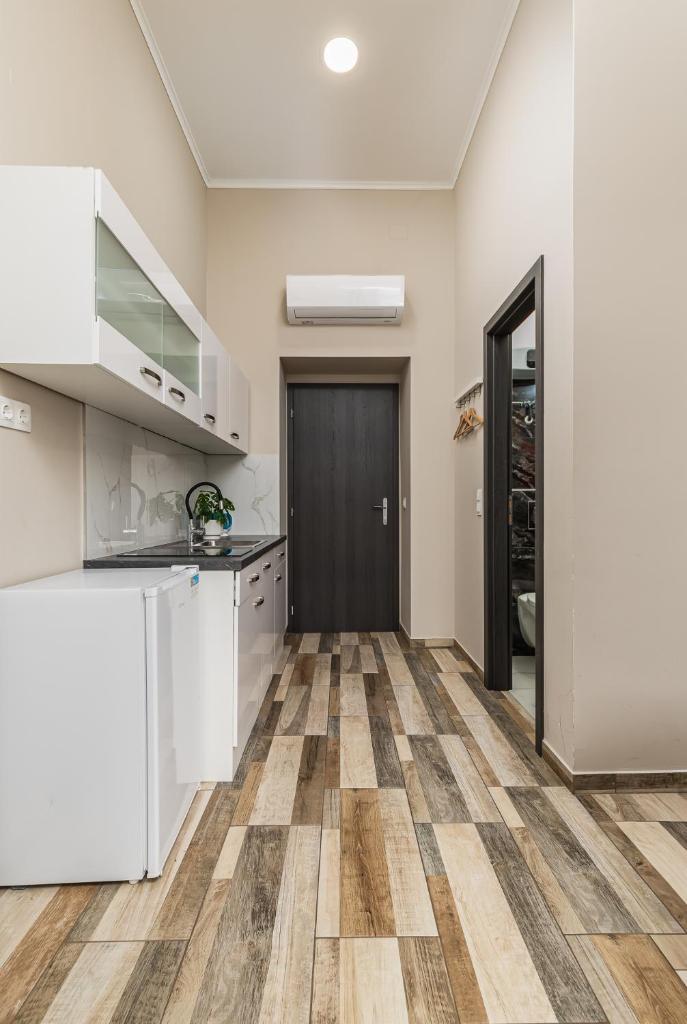 Charming Studio Apartments in Central Budapest 8