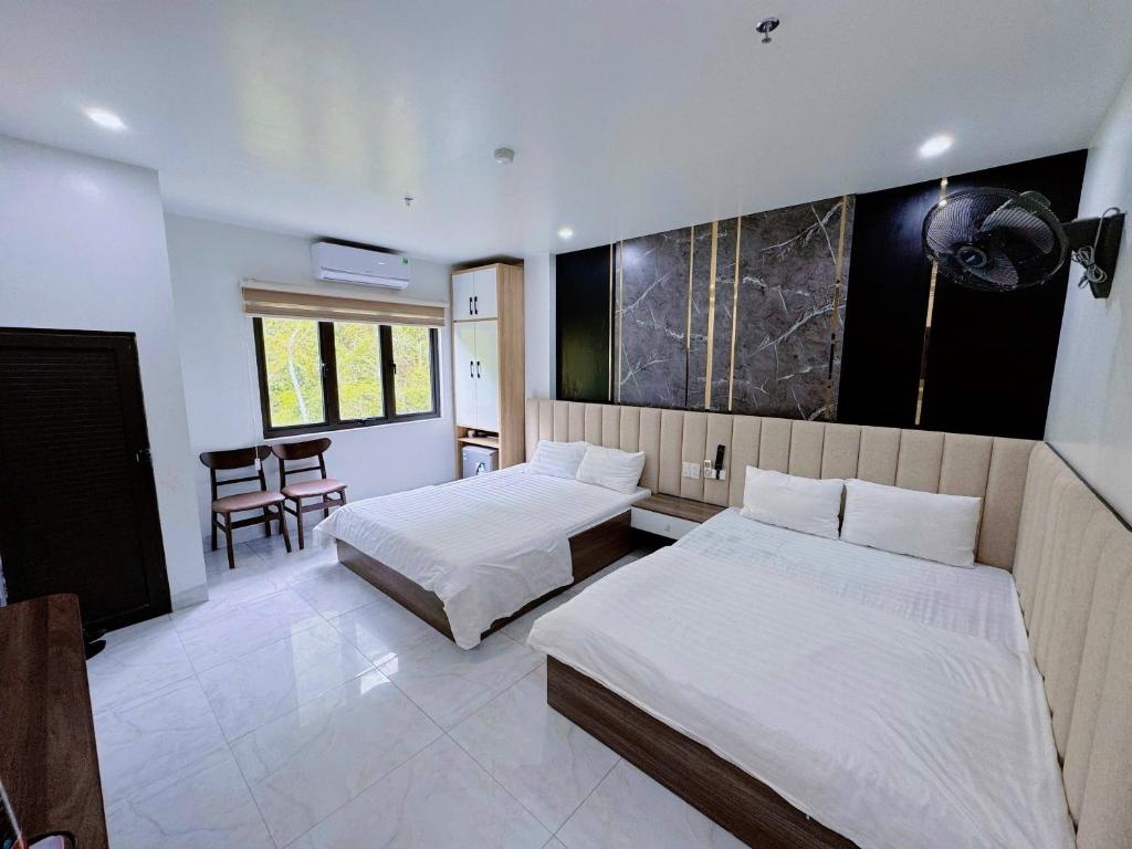 Cat Ba Special Girls