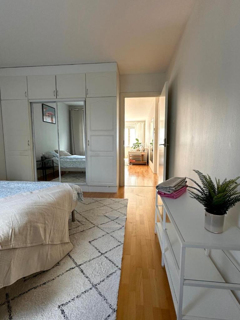 A cozy two bed apartment near the riverside 6