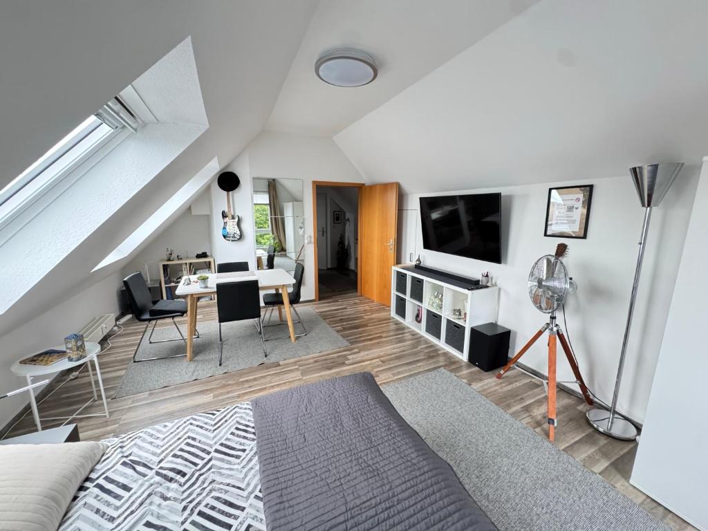 Gemütliche helle Dach-Wohnung in Frankfurt 6