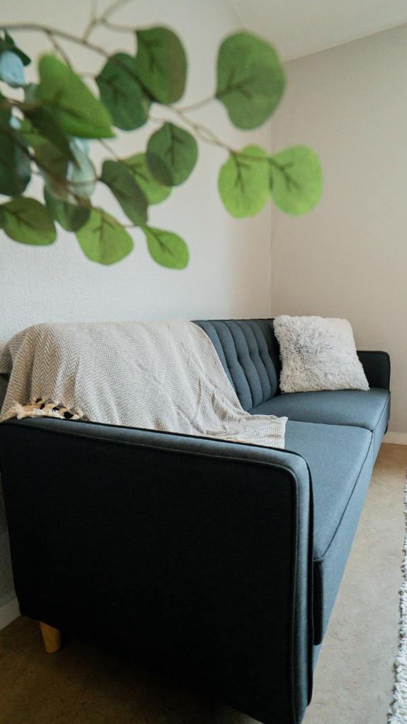 Stylish, Central Studio Close to Tram & Shops 5