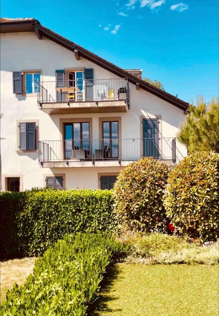 2 pièces vue Lac Lutry, Lausanne avec grande Terrasse 4