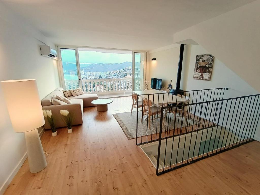 LOFT ROYAL - apartamento "loft" con terraza y vistas al mar 1