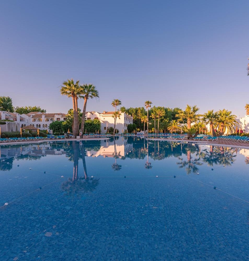 Resort house with Pools and Private beach