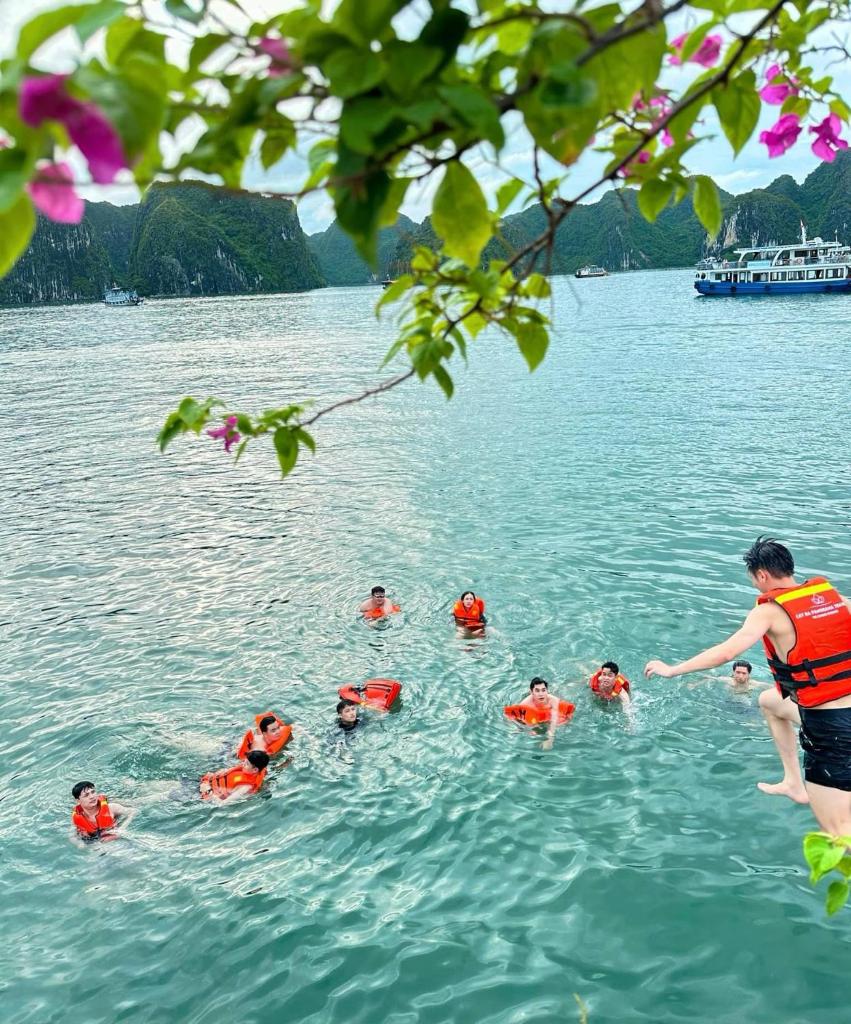 Cat Ba Special Girls