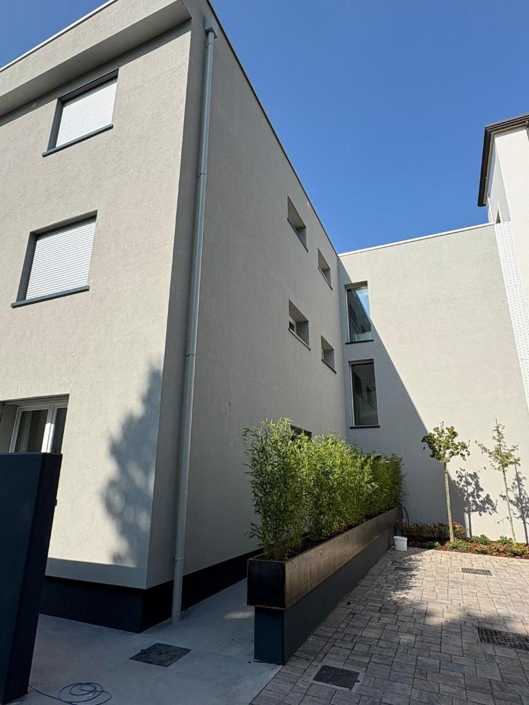 Welc-ōM Tommaseo Green Building Business Free Parking 4
