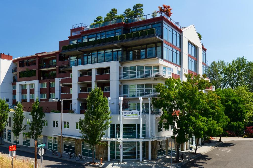 River's Edge Hotel Portland, Tapestry Collection by Hilton Image