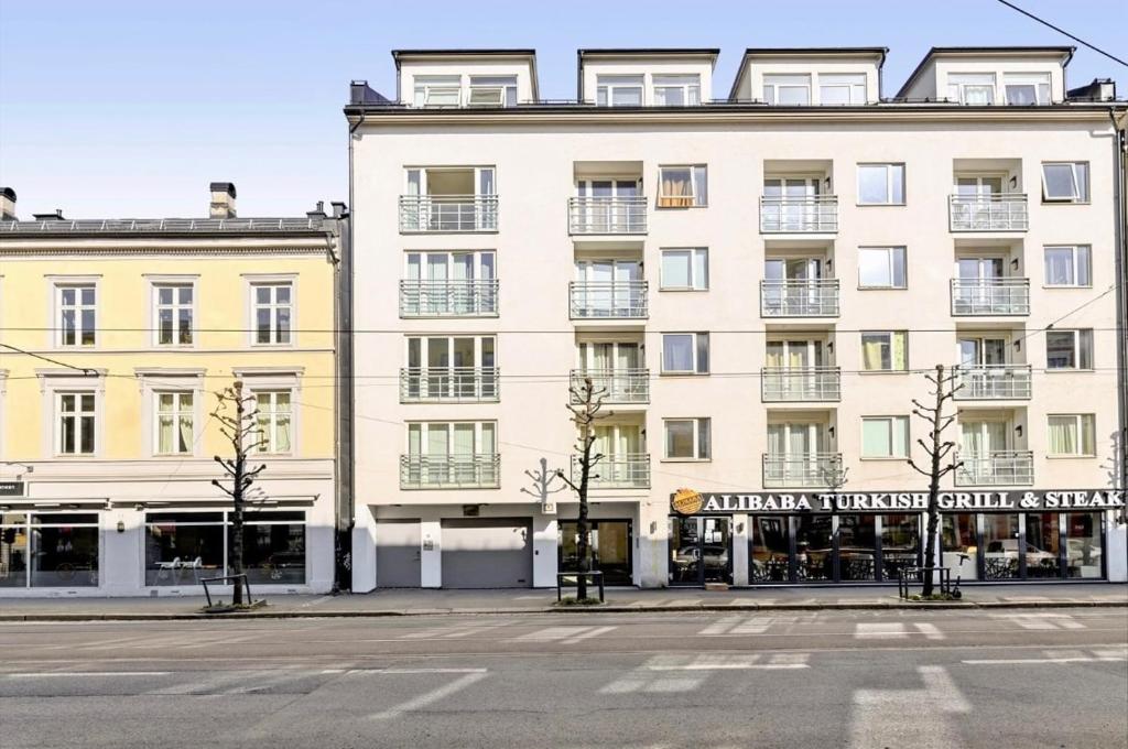 Bright & modern flat in City Center! 6