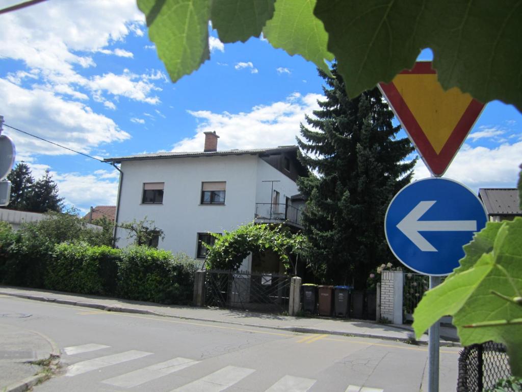 Gogalova Apartment 5