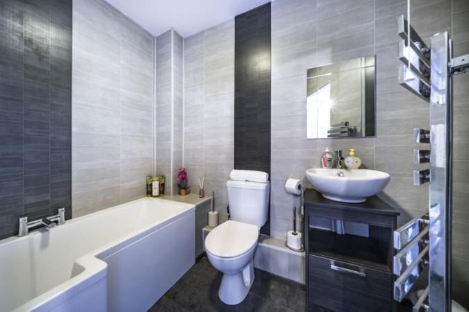 Family Friendly Apartment in Cathedral Quarter 3