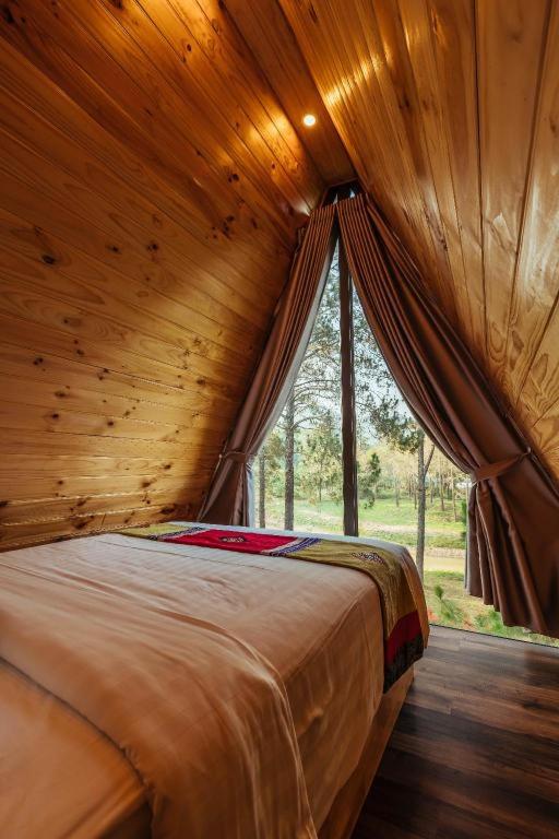 Phoenix Moc Chau Resort