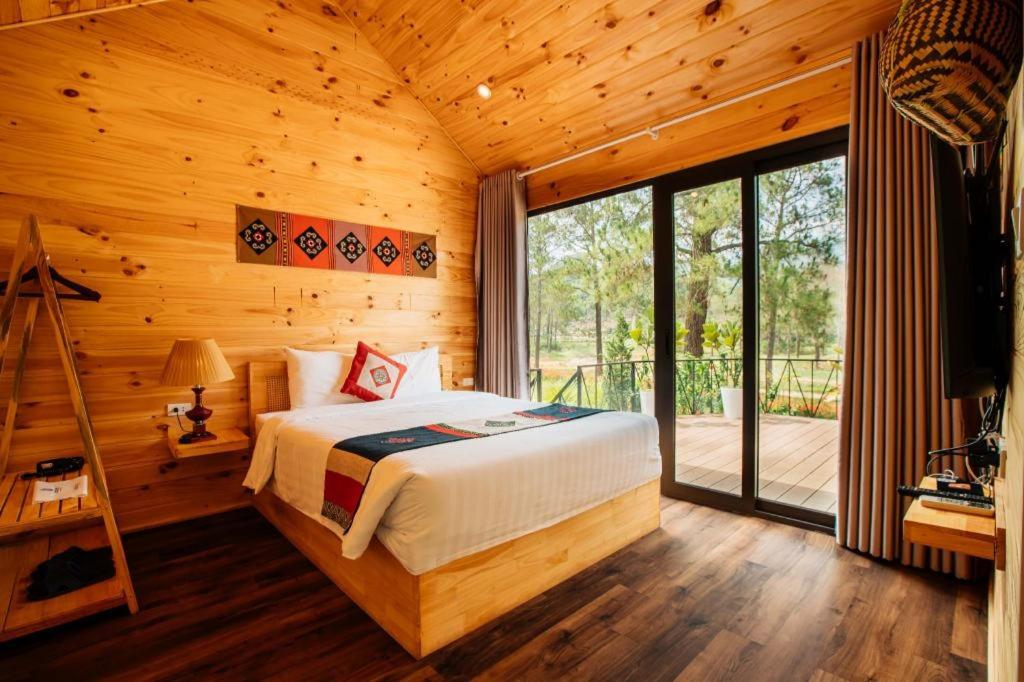 Phoenix Moc Chau Resort