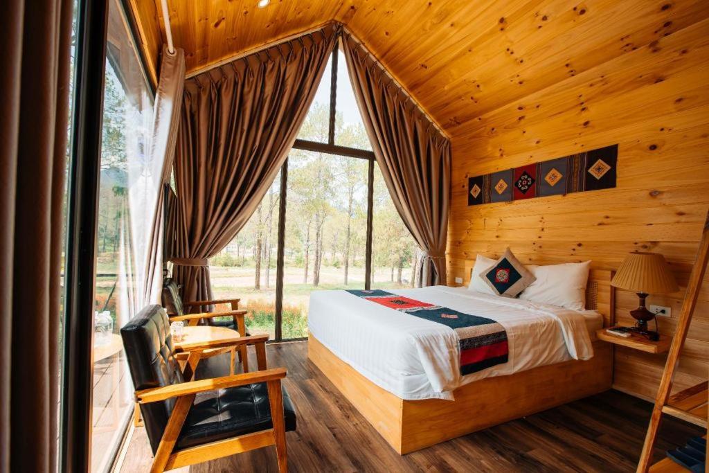 Phoenix Moc Chau Resort