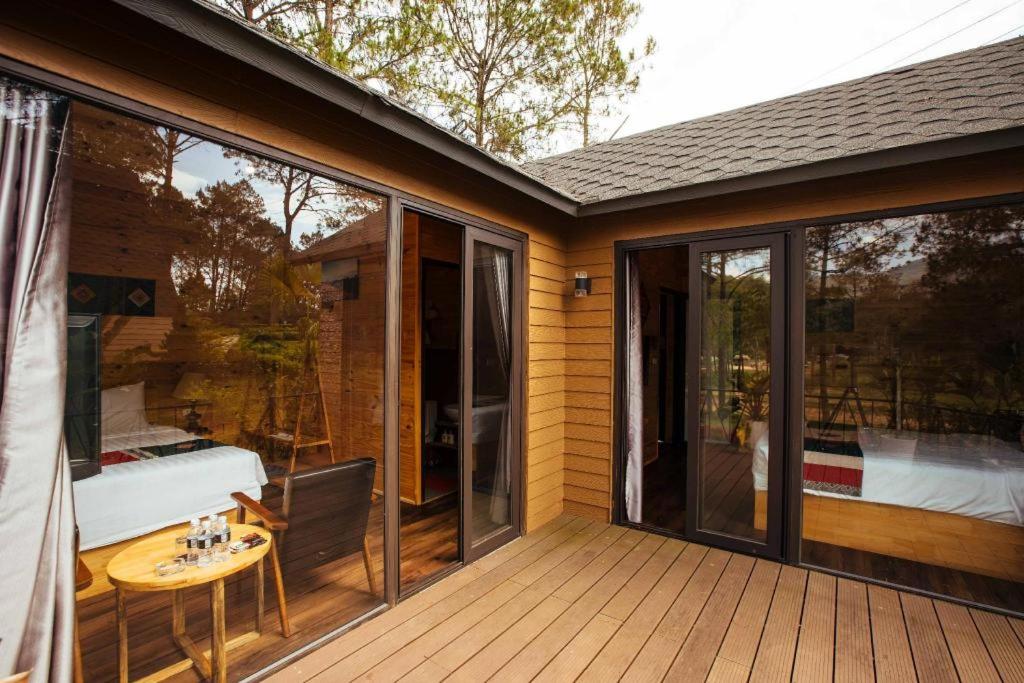 Phoenix Moc Chau Resort