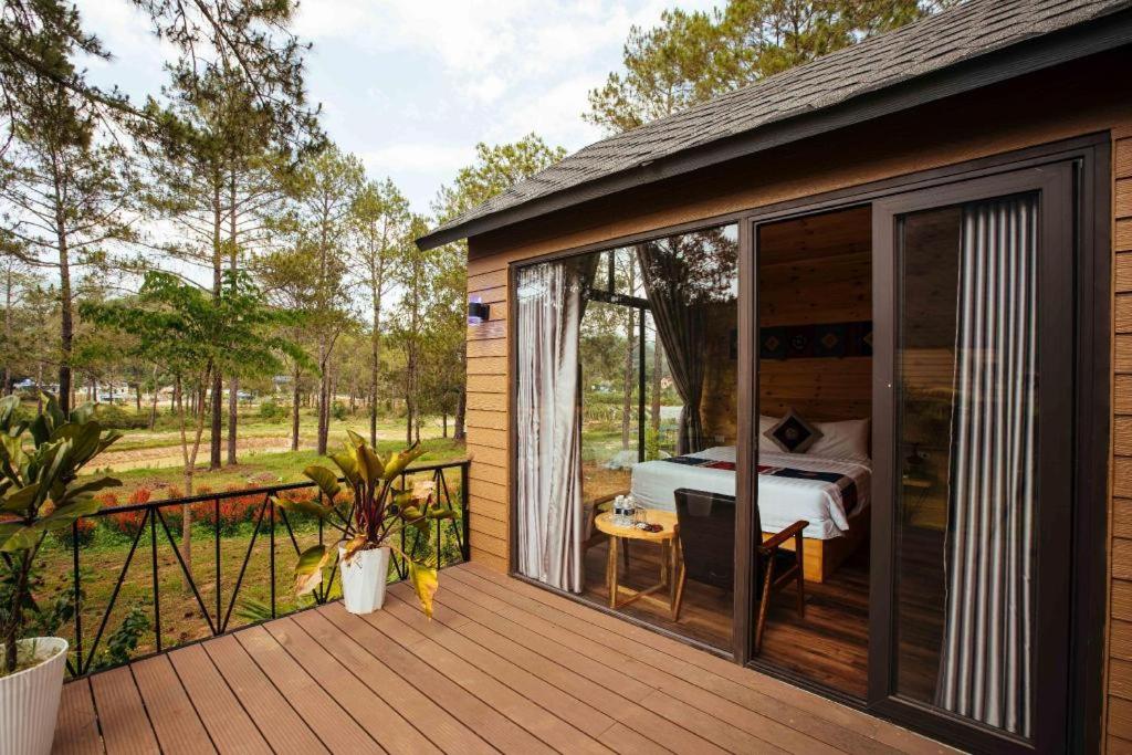 Phoenix Moc Chau Resort