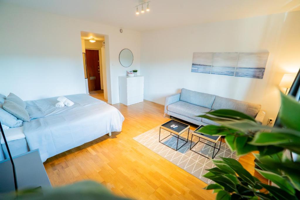 Welcoming Apt Near Cafés & City by Beyond Stay 2