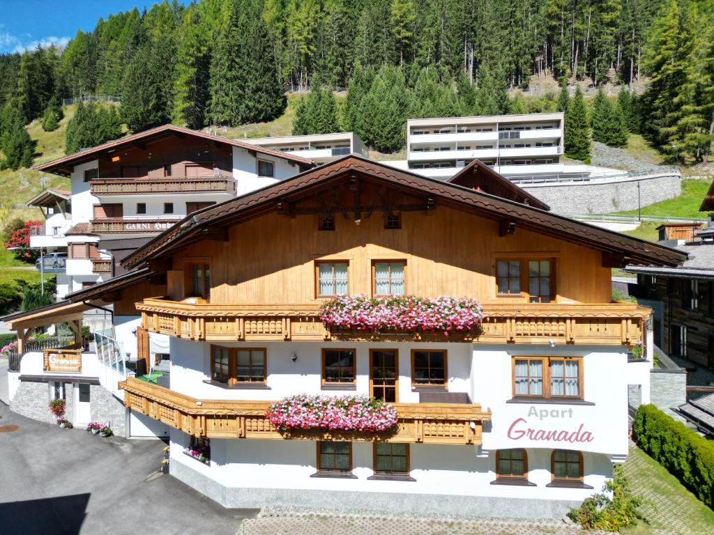 Apart Granada inklusive Skidepot 3 S Pardatschgratbahn