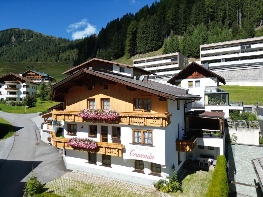 Apart Granada inklusive Silvretta Card Premium 6