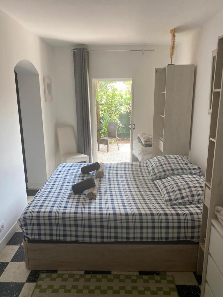 Charming garden apartment Lorettes 2
