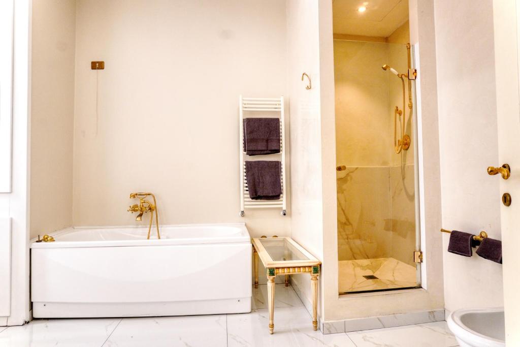 Duomo Imperial Puro Liberty Suites - 100 meters from the Cathedral 3