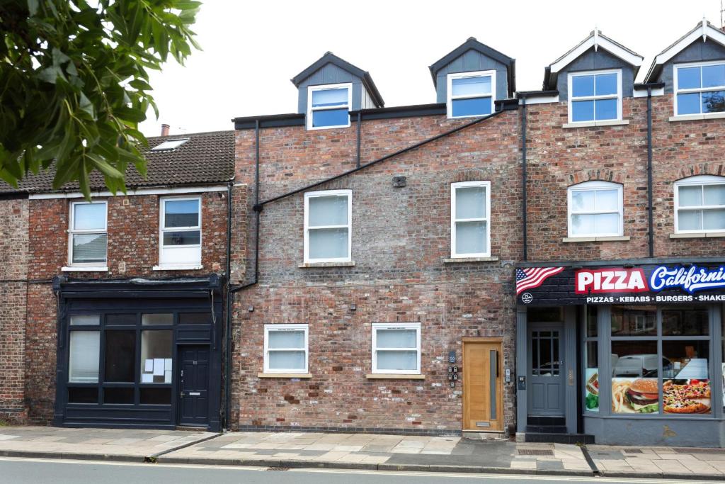 Flat 2 Garth House York 5