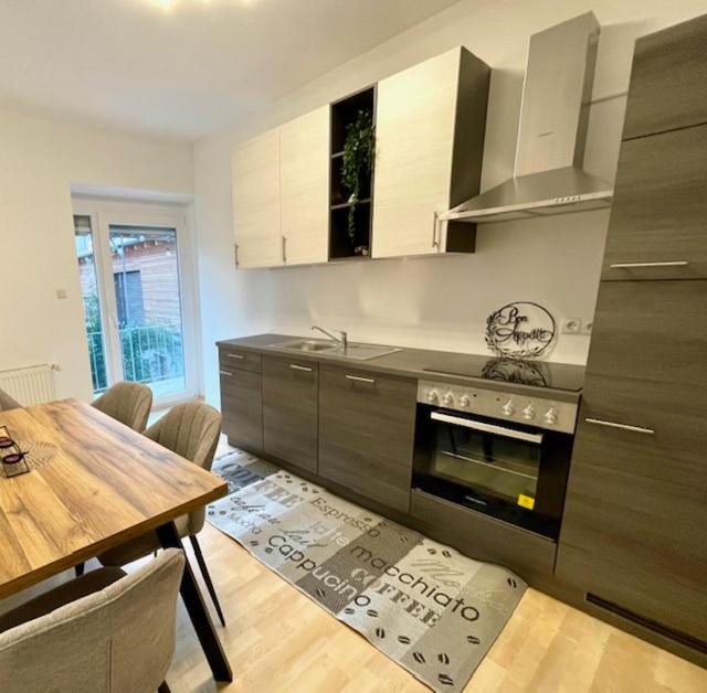 Elegante Wohnung mit Balkon - Nähe Stadthalle 4