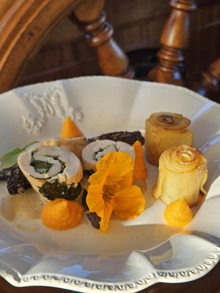 Photo de la galerie de l'établissement Maïtena Péniche Hôtel de charme Dole-Choisey, à Choisey