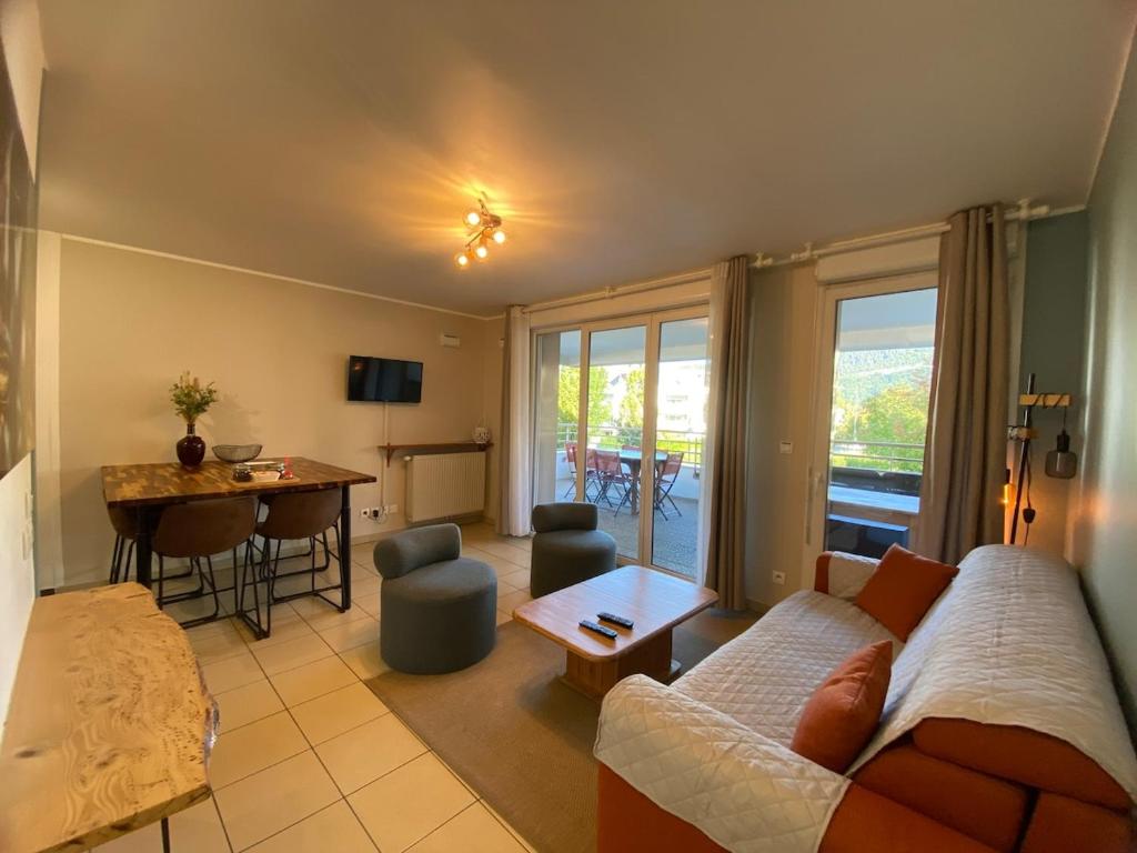 Beauregard- Charmant 2 chambres, terrasse & garage 4