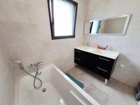 Villa Kerluz - sleeps 6 in great comfort 3