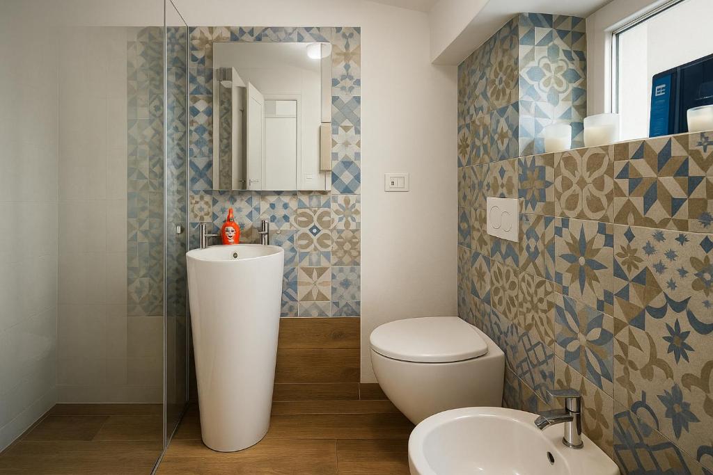 Historic Center Suite - Balcony, Air Conditioning & Fast Free Wi-Fi 3