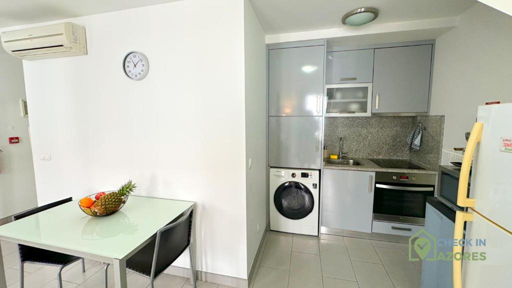 Loft acolhedor com mezanine no centro de Angra 4
