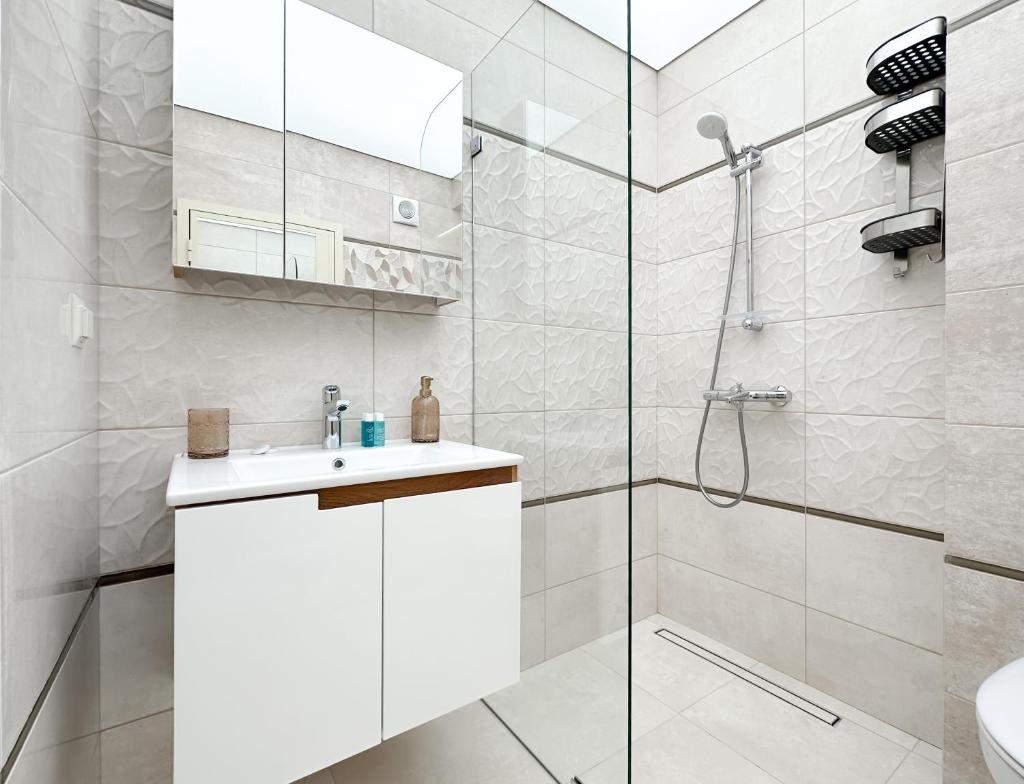 Contemporary City Stay by Flat Mаnager 8