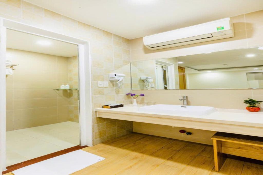 Blue Diamond Airport - Tân Sơn Nhất