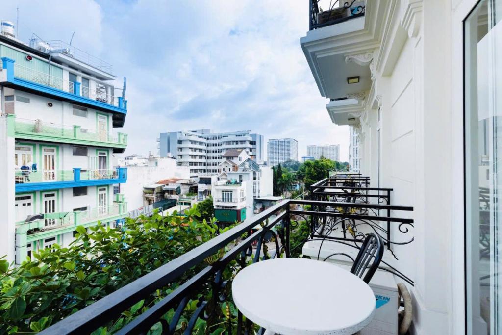 Blue Diamond Airport - Tân Sơn Nhất