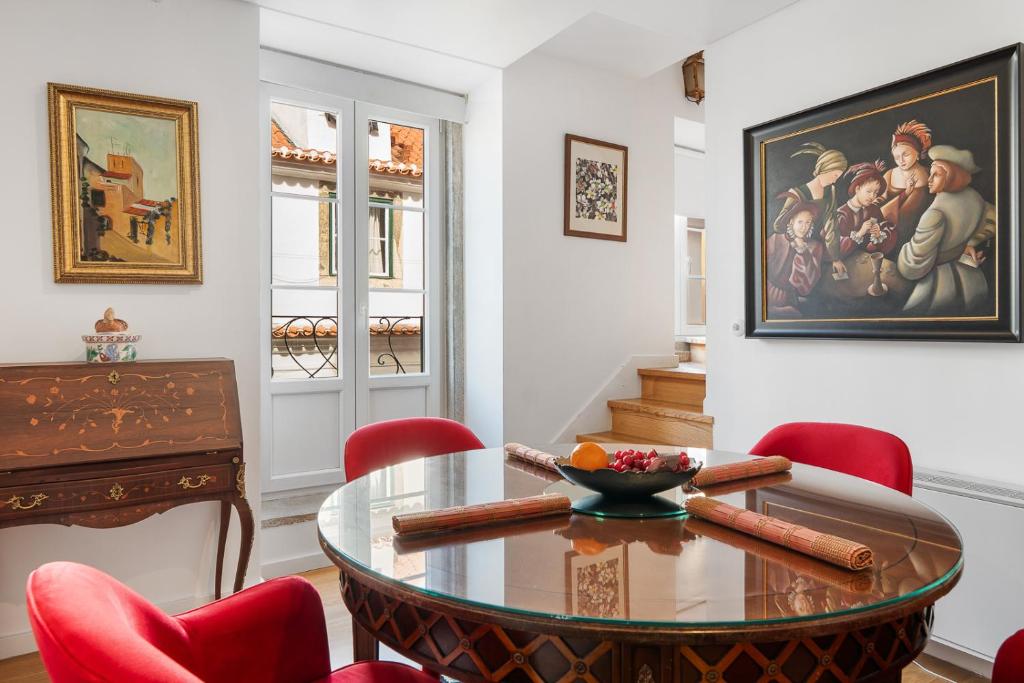 Lisbon Rentals Chiado 5