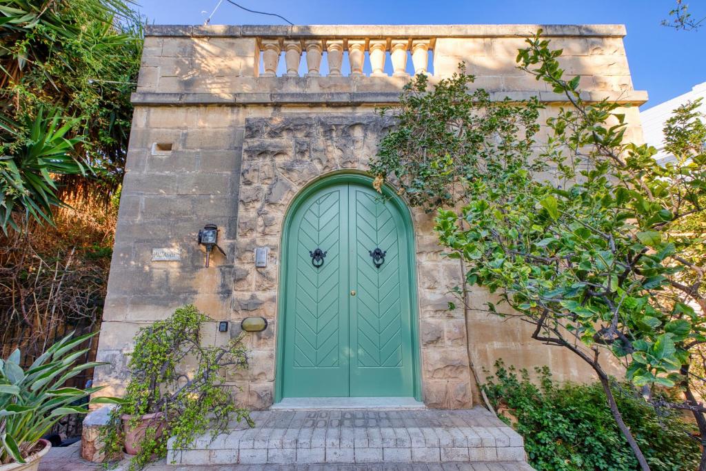 Luxury Villa Sea Views Heart of St Julians 7
