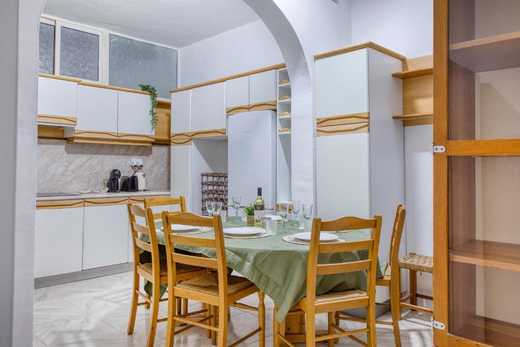 Luxury Villa Sea Views Heart of St Julians 4