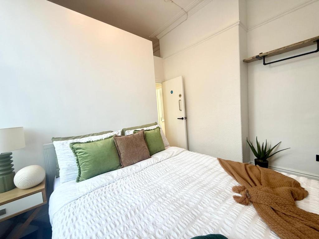 Anfield Stadium Apartment - Perfect Matchday Stay 8
