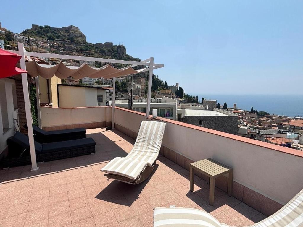 View Terrace Apartment in Taormina - Murmuria Eolia 5