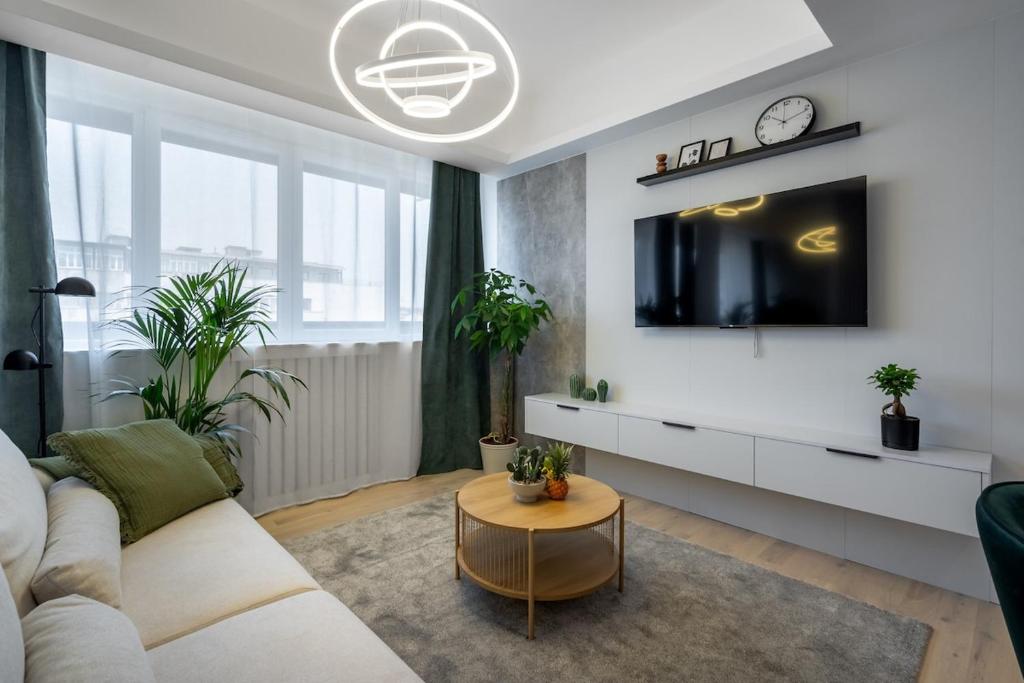 City - Center 1BR with Private Balcony 5
