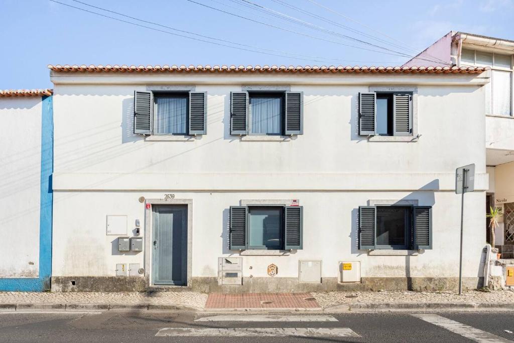 Cosy Cascais Retreat with private hot tub 6