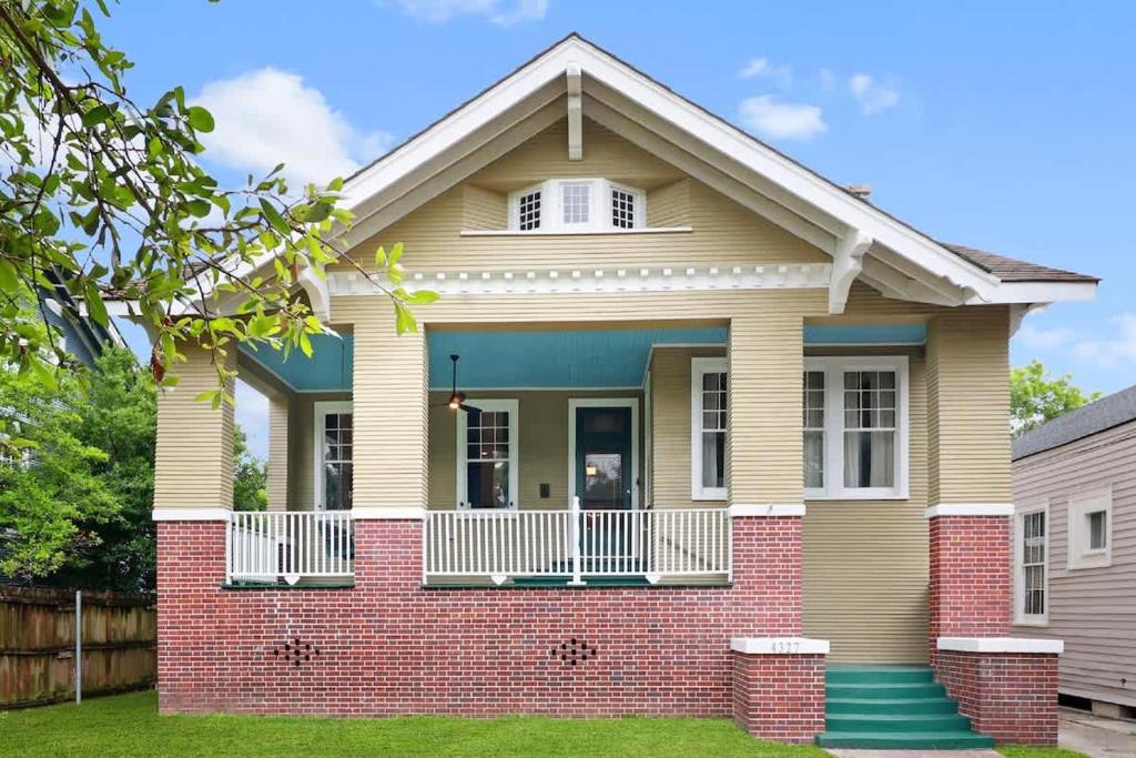 Spacious and Elegant Family Home in Mid-City 2