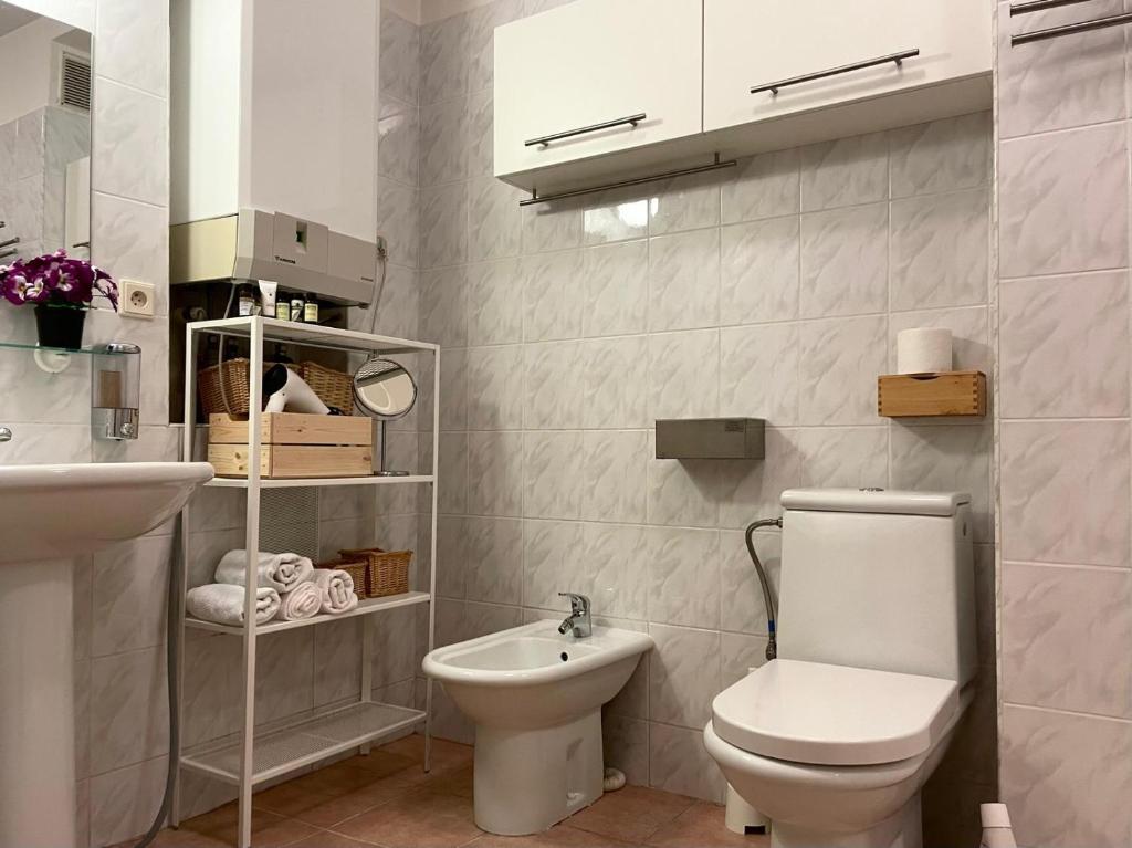 Central Cozy Comfort Loft 8