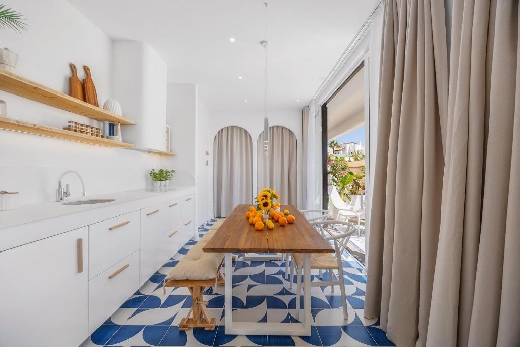 Ocean Apartment by ENDLESS SUN I modern comfort, sea view, wi-fi, parking, heating
