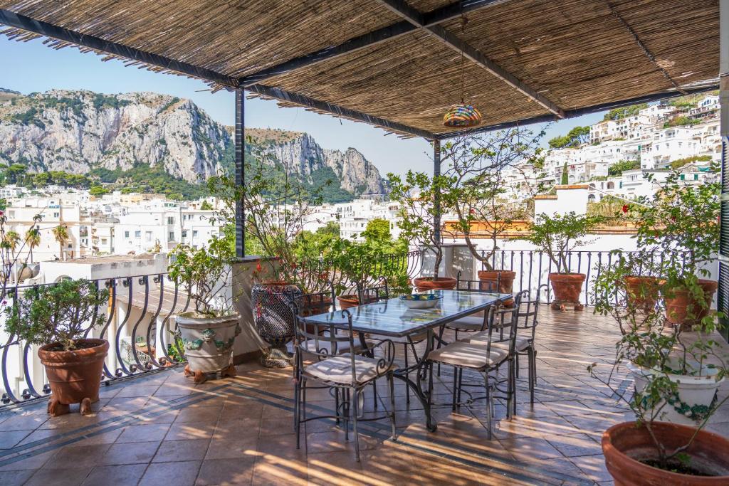 Capri Vintage House