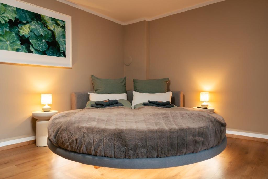 Luxury Wellness Suite with Sauna & Whirlpool by HERO HOMES 3