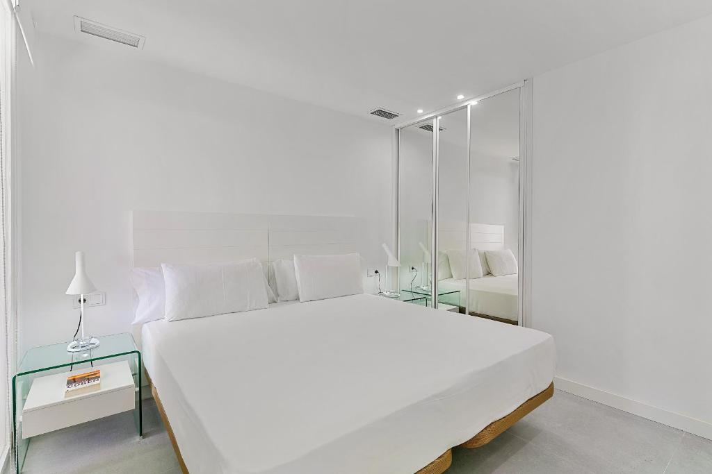 Molo Banus Apartment seafront by Molo Residences 7