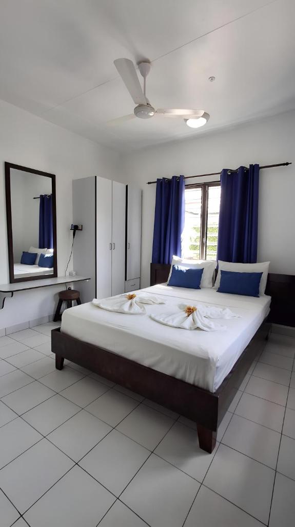 Roche Kerlan Apartments