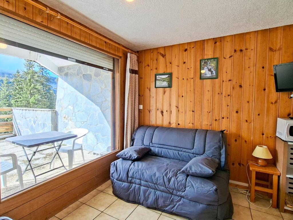 Studio confortable au centre station avec terrasse, animaux admis