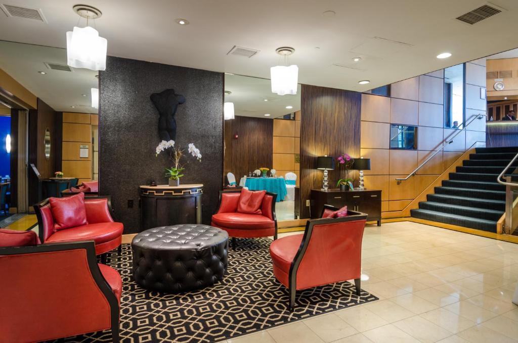 Beacon Hotel & Corporate Quarters Image